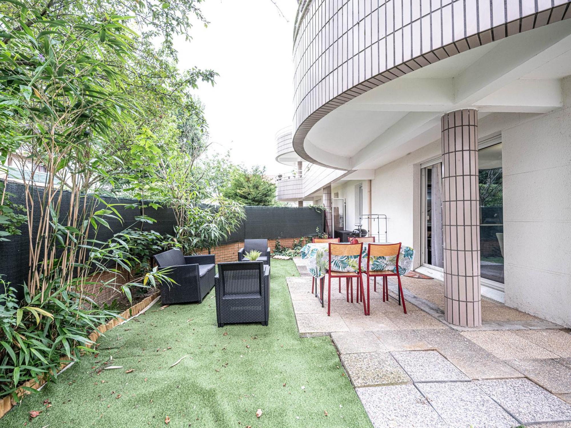 Appartement Cocooning En Centre-Ville - Residence Le Colisee Ermont Bagian luar foto